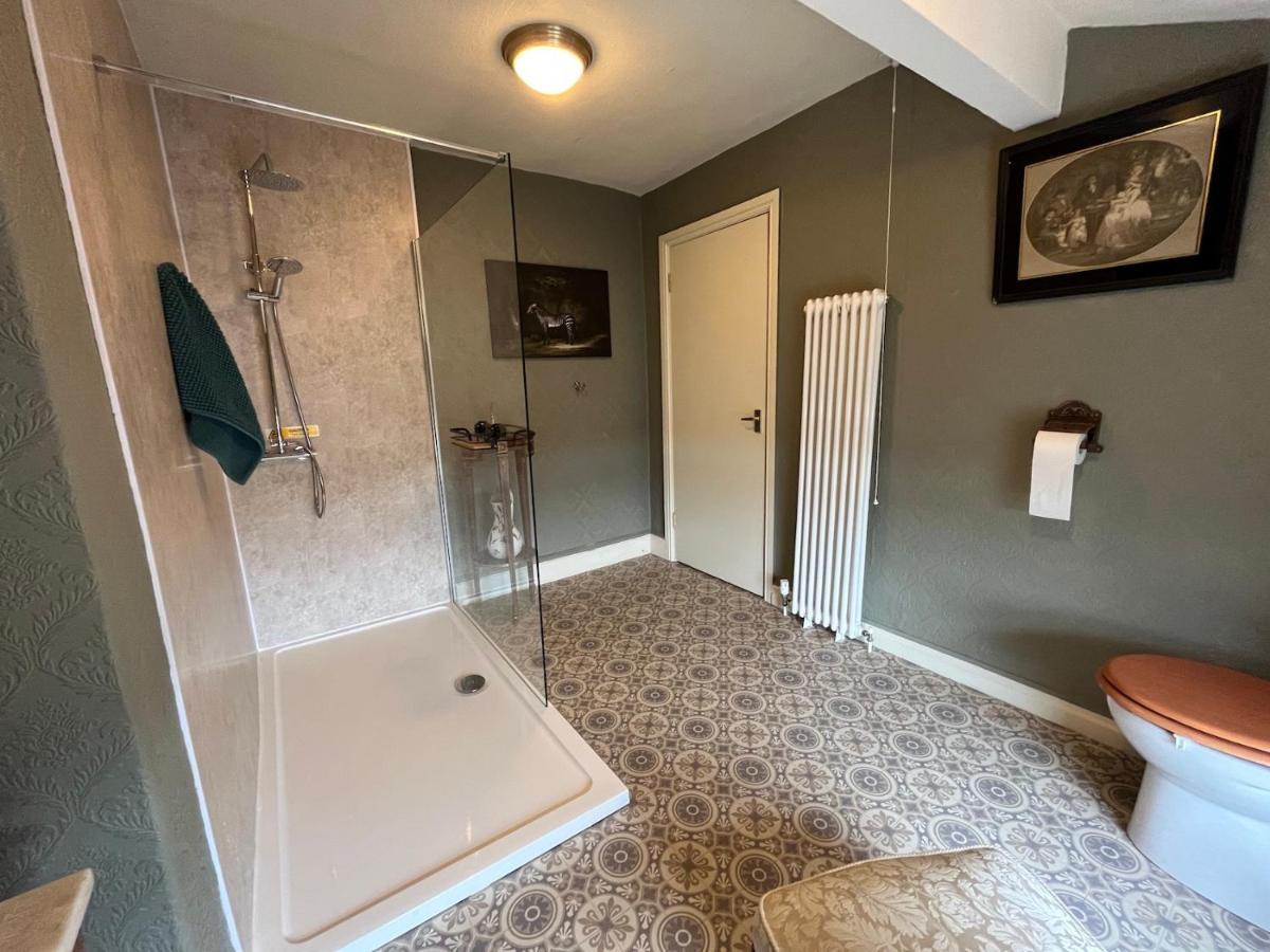 Chez Vivienne Ilkley