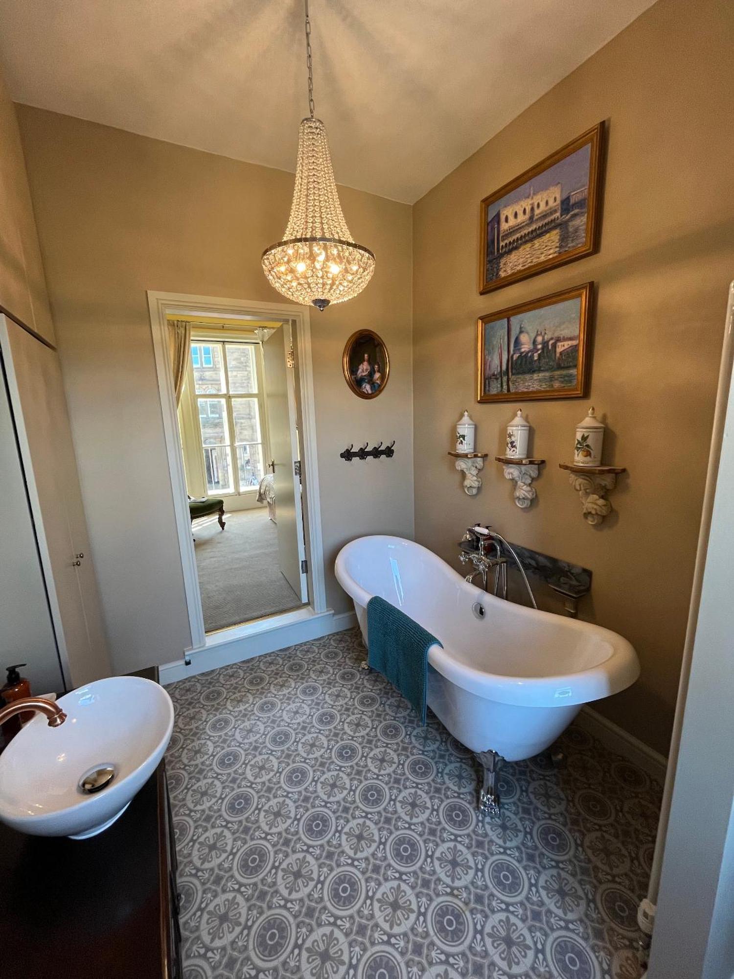 Chez Vivienne Hotel