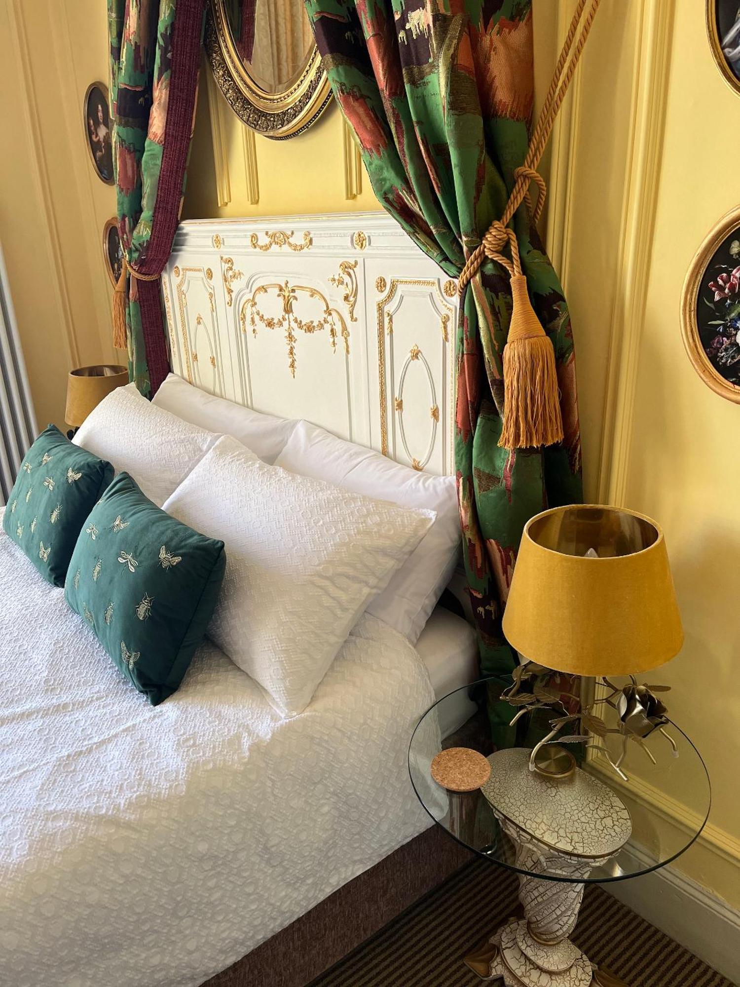 Chez Vivienne *